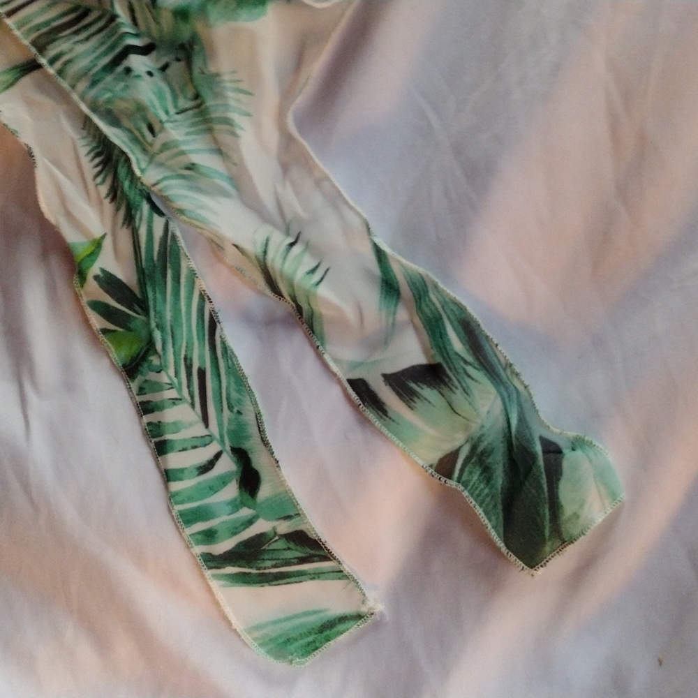 Swimsuit wrap - Picture 3 of 4